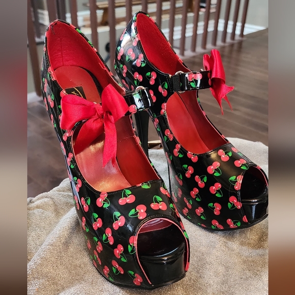 Pinup Couture Shoes - Pinup Couture Teese Platform